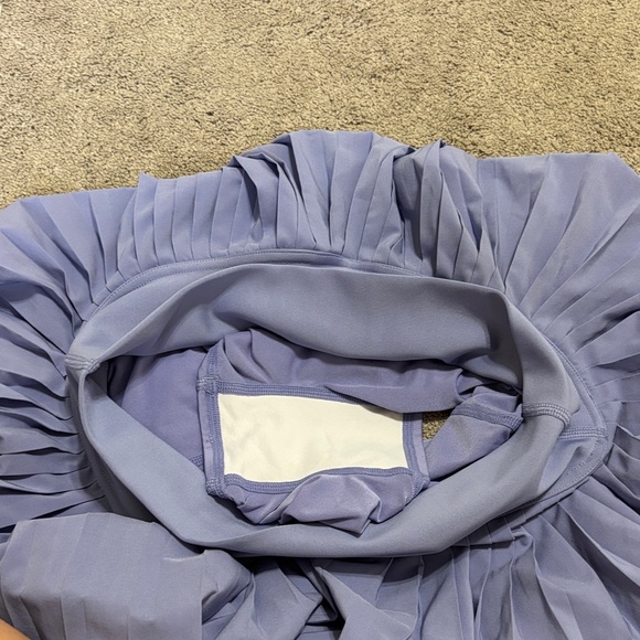 ALO Yoga Lavender Pleated Mini Skirt - Picture 4 of 4